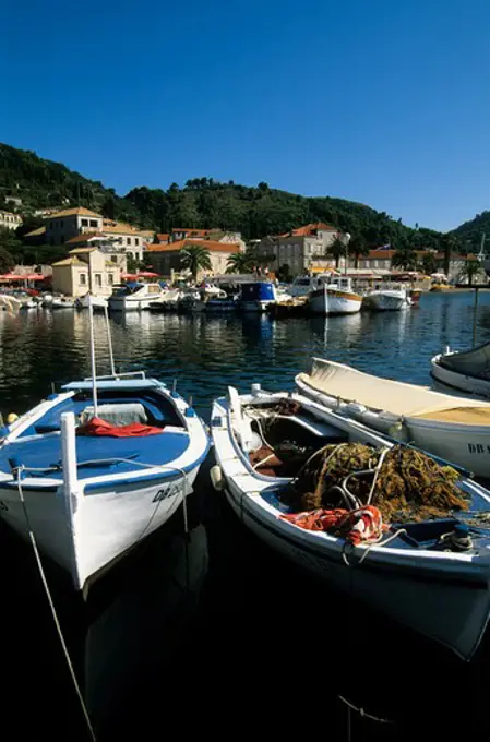 CROATIA, NEAR DUBROVNIK, ELEPHITE ISLAND OF SIPAN, LOPUD, HARBOR, BOATS