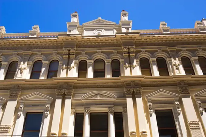 NEW ZEALAND, WELLINGTON, DOWNTOWN, STREET SCENE, BUILDING FROM 1885