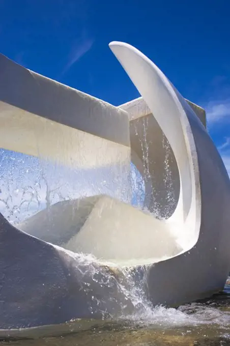 NEW ZEALAND, NORTH ISLAND, WELLINGTON, WATERFRONT, ALBATROSS FOUNTAIN BY TANYA ASHKEN