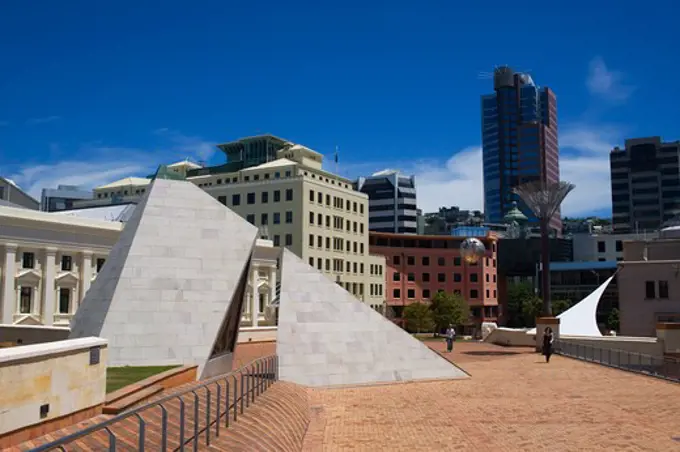 NEW ZEALAND, NORTH ISLAND, WELLINGTON, WATERFRONT, CIVIC CENTRE, CITY TO SEA BRIDGE, ARTWORK