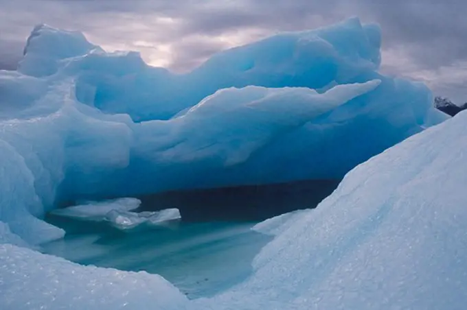 CHILE, LAGO SAN RAFAEL, ICEBERGS FROM GLACIER