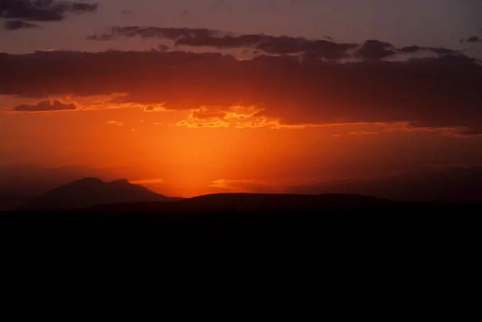 KENYA, AMBOSELI NATIONAL PARK, SUNSET