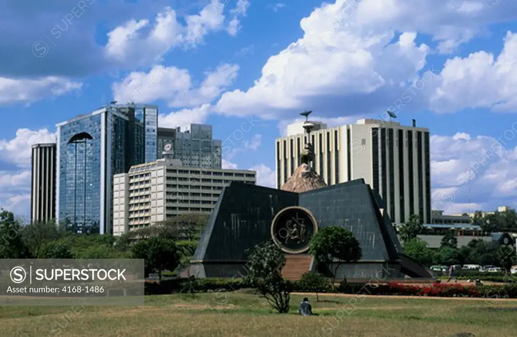 KENYA, NAIROBI, SKYLINE, CENTRAL PARK, NYAYO MONUMENT