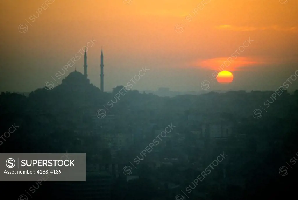 Turkey, Istanbul, Golden Horn, Fatih Mosque, At Sunset