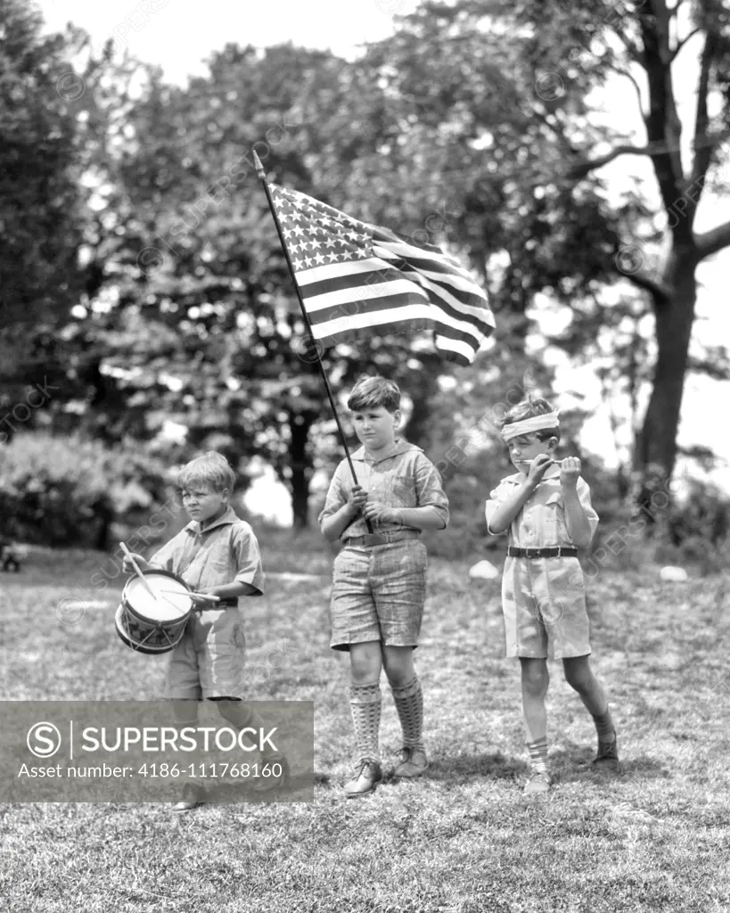 1920s THREE BOYS MARCHING LIKE SPIRIT OF 76 AMERICAN FLAG DRUM AND FIFE JULY 4TH 1776