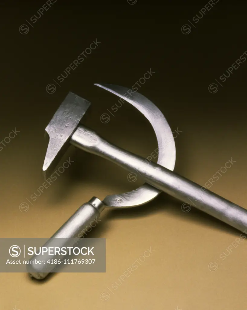 1980s CROSSED HAMMER AND SICKLE HAND TOOLS SYMBOLS OF INDUSTRIAL WORKERS AND AGRICULTURAL PEASANTS EMBLEM OF FORMER SOVIET UNION