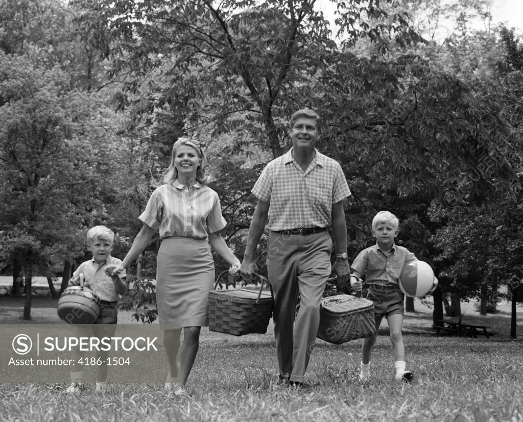 1960S Family Picnic