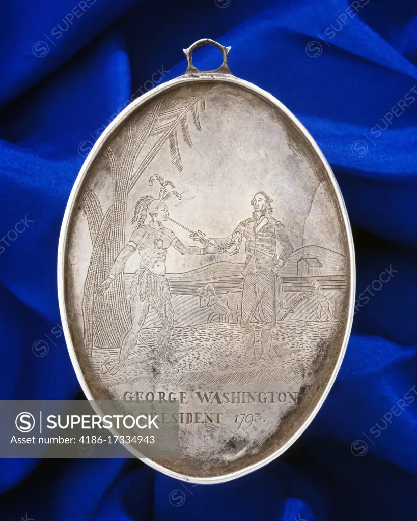 1700s 1793 GEORGE WASHINGTON SILVER INDIAN PEACE MEDAL REVERSE SIDE SHOWING WASHINGTON AND NATIVE AMERICAN WITH PEACE PIPE