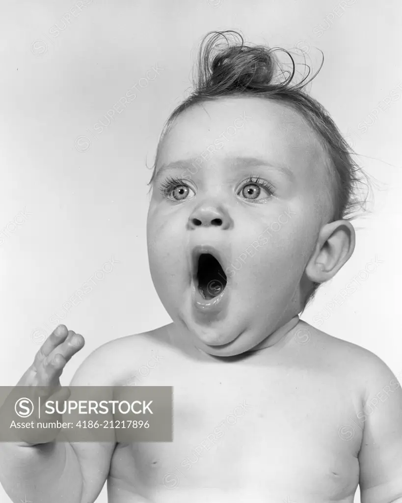 1950s BABY MOUTH WIDE OPEN YAWNING TIRED BORED READY TO SLEEP