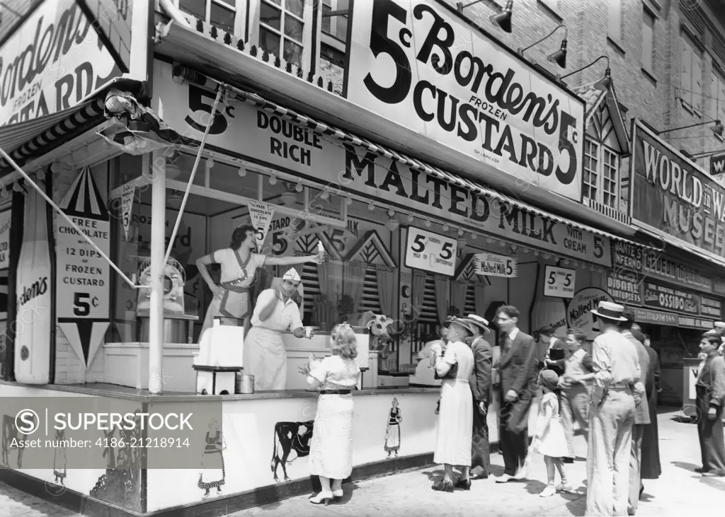 1930s BORDENS 5 CENT FROZEN CUSTARD CONE STAND ON CONEY ISLAND NEW YORK CITY NY USA