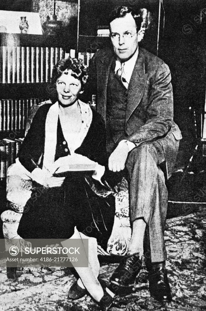 1930s HALF TONE OF AMELIA EARHART WITH HER HUSBAND G.P. PUTNAM