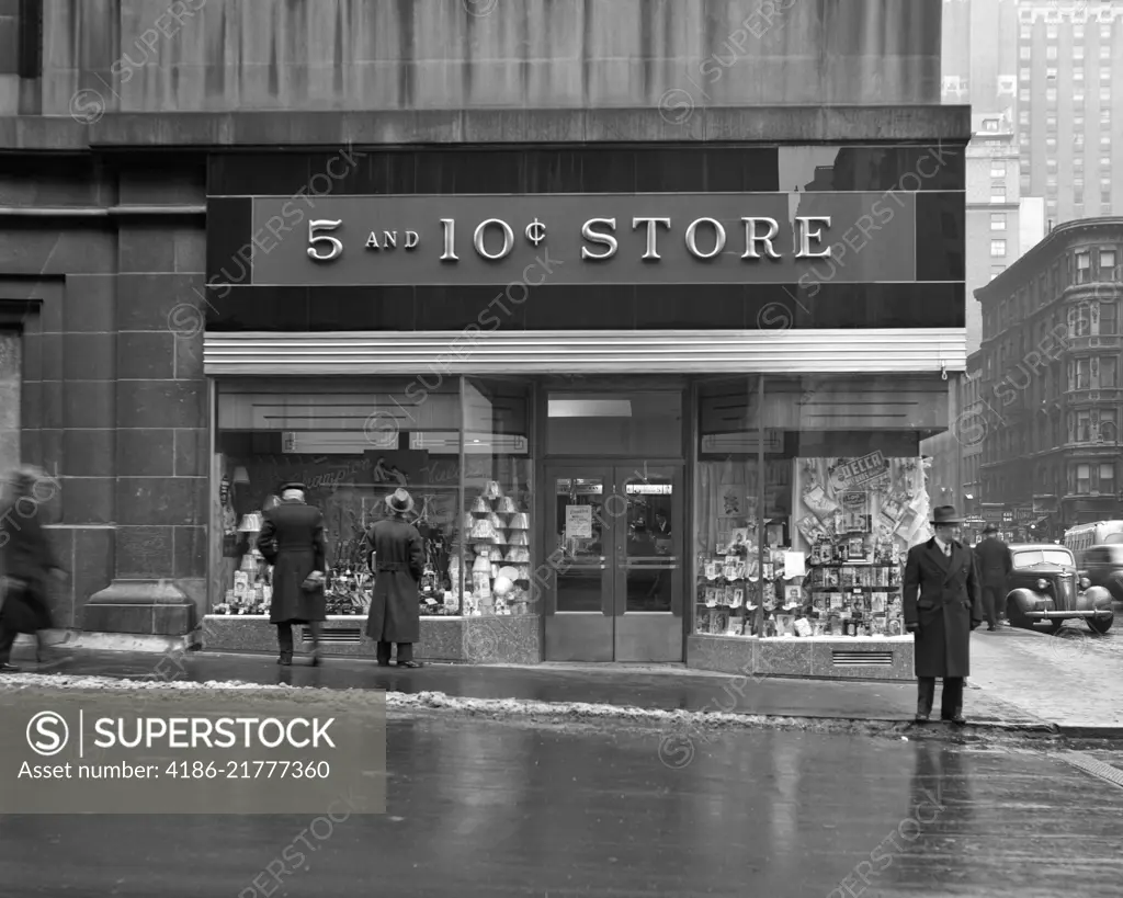 1940s FACADE OF M.H. LAMSTON 5 & 10 CENT STORES 45TH STREET AND LEXINGTON AVENUE MANHATTAN NEW YORK CITY USA