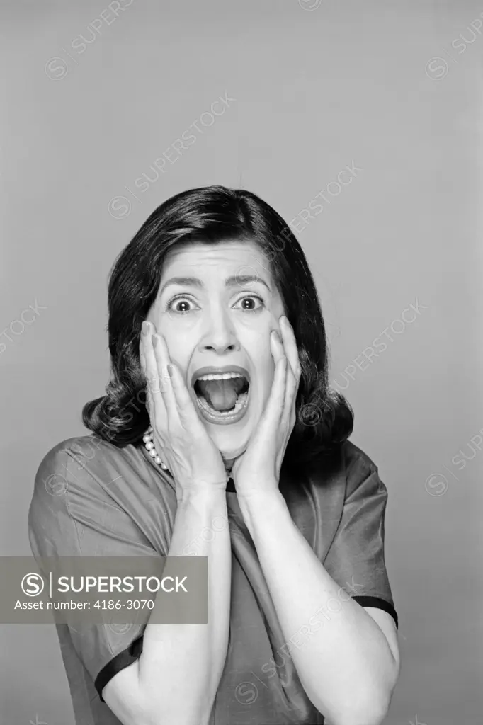 Brunette Woman Screaming Mouth Wide Open Hands To Face Facial Expression Fear Scream Surprise Character Funny Face 