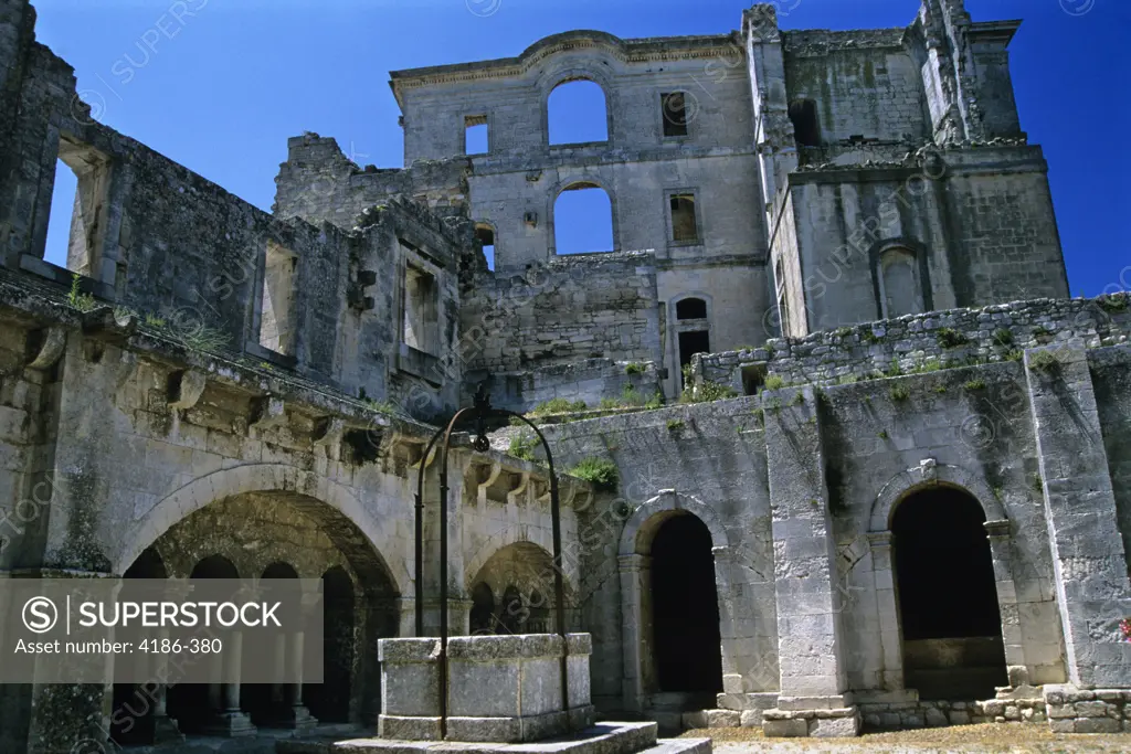 Arles France L Abbaye De Montmajour Abby Ruins