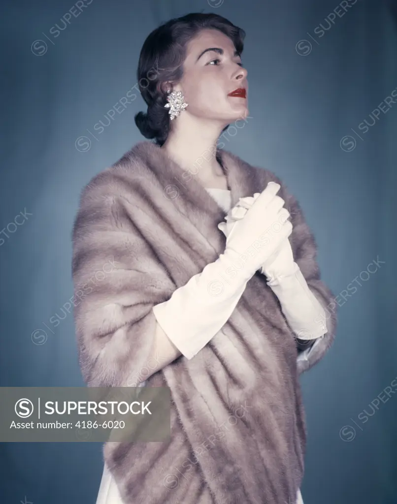 1950S High Fashion Elegant Woman In Fur Stole Kid Gloves And Diamond Earrings