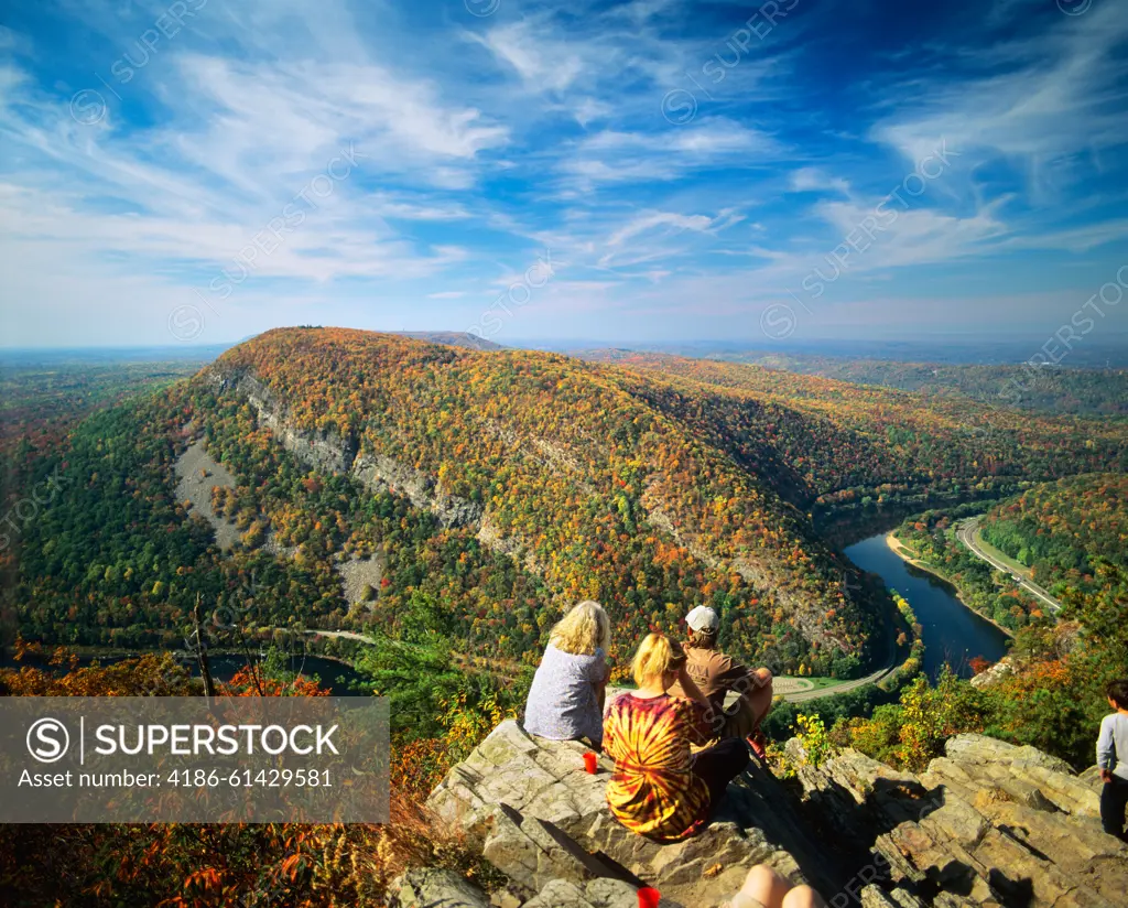 PENNSYLVANIA PEOPLE ON OVERLOOK OF DELAWARE WATER GAP NATIONAL RECREATION AREA IN AUTUMN