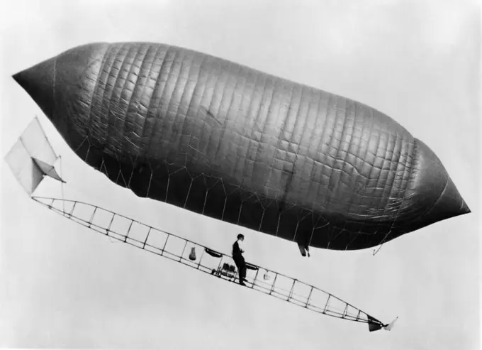 1900S 1910S Lincoln Beachey Airship Cross Between Hot Air Balloon And Blimp