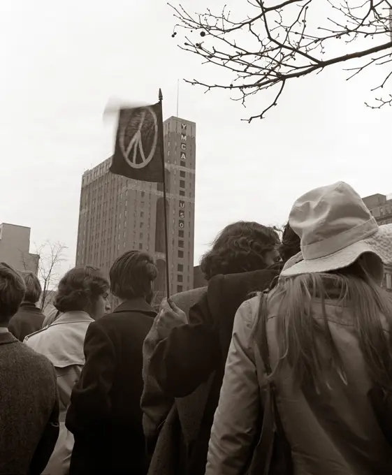 1960S 1970S Crowd Of Young People In Civil Disobedience Protest Demonstration Against Vietnam War