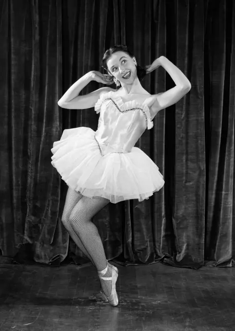 1950S Ballerina On Toes