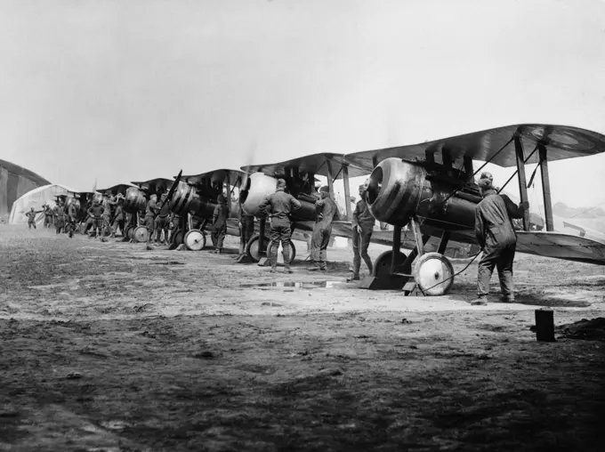 1918 FLIGHT LINE OF AMERICAN EXPEDITIONARY FORCE PILOTS AND SOPWITH CAMEL WWI BIPLANES