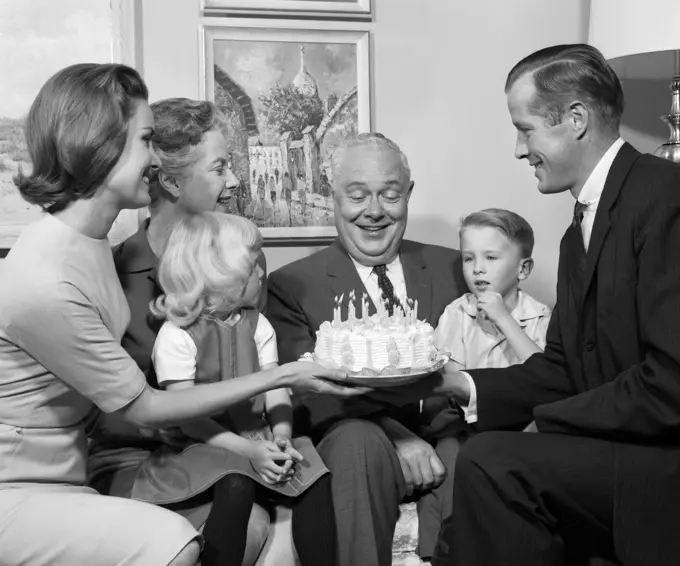 1960s  FAMILY BIRTHDAY PARTY CAKE 3 GENERATIONS