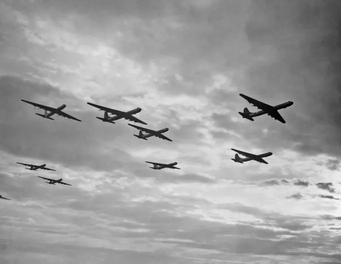 1950s CONSOLIDATED VULTEE B-36 STRATEGIC BOMBER PEACEMAKER AIRCRAFT OF UNITED STATES AIR FORCE SAC FLYING IN FORMATION 1949-1959