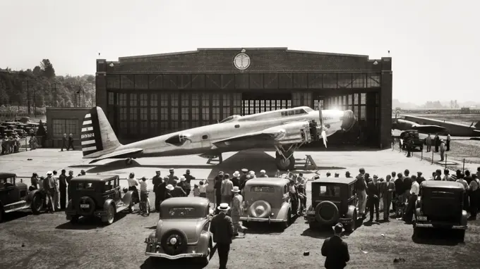 1930s BOEING XB-17 PROTOTYPE AT SEATTLE HANGAR IT CRASHED IN 1935 BUT WAS THE DESIGN FOR 1940s WARTIME FLYING FORTRESS BOMBER