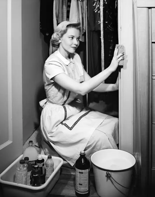 1950S Woman Cleaning