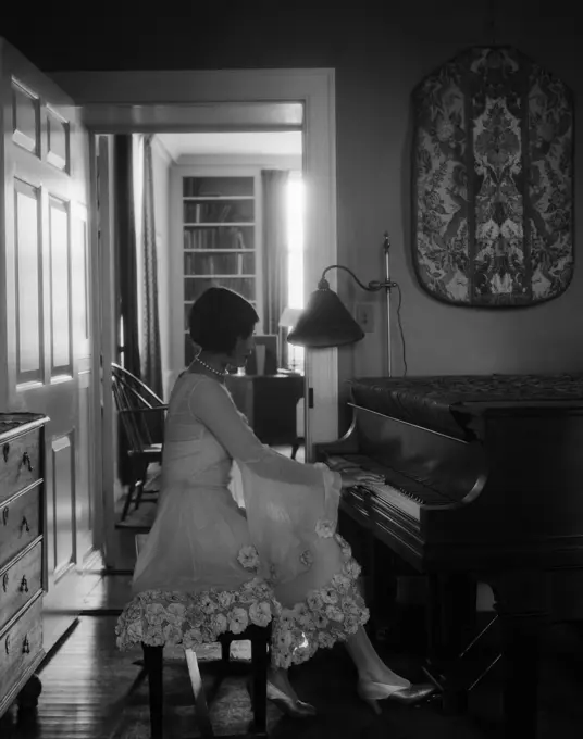 1920S Woman Pianist Sitting Playing Piano