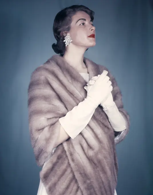 1950S High Fashion Elegant Woman In Fur Stole Kid Gloves And Diamond Earrings