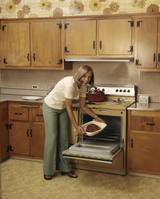 1970S Woman Kitchen Cooking Oven Ham