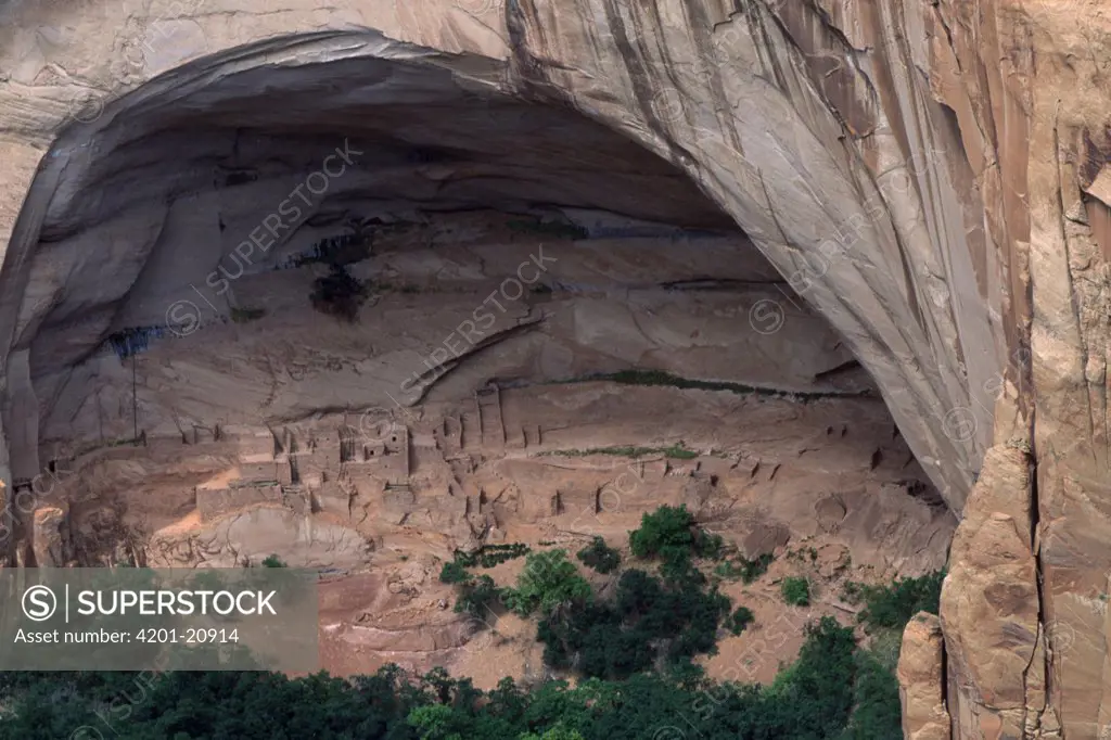 Pueblo Indian cliff dwellings, Betatakin ruin, Navajo National Monument, Arizona