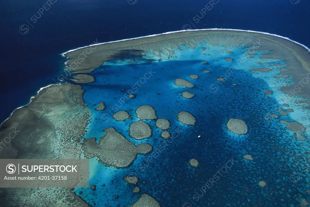 Aerial view of Fitzroy Reef, Capricorn-Bunker group, Great Barrier Reef Marine Park, Queensland, Australia