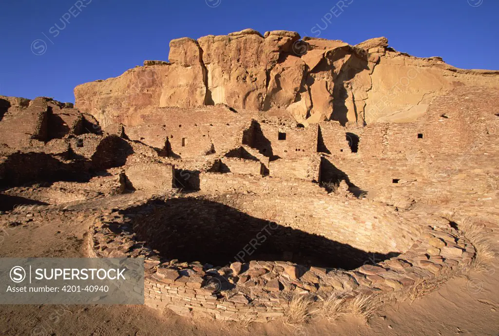 Ruins of monumental public buildings called Pueblo Bonito, ancestral Puebloan culture, AD 850-1250 Chaco Canyon, Chaco Culture National Historical Park, New Mexico