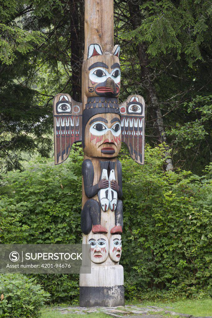 Kadjuk Bird Pole carved by the Tlingit people, Totem Bight State ...