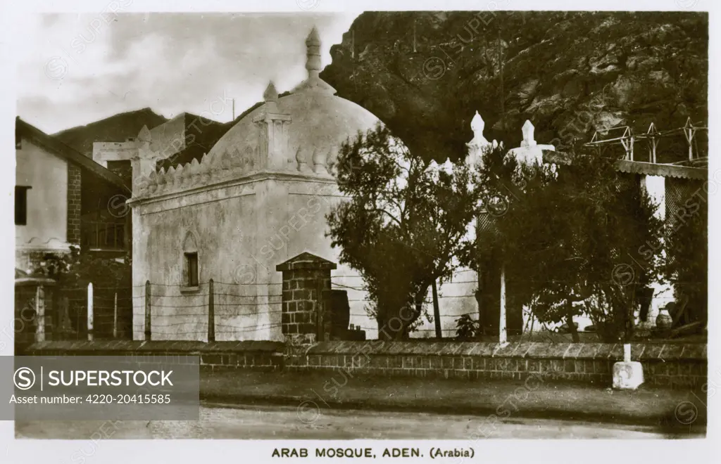 Yemen - Mosque at Aden     Date: circa 1920s