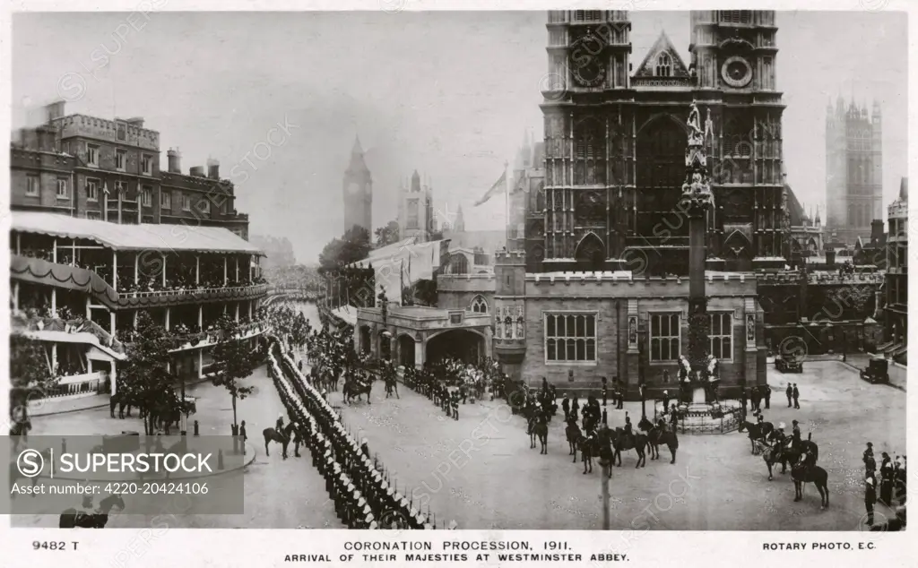 The Coronation Procession of King George V and Queen Mary arriving outside Westminster Abbey, London.      Date: 22 June 1911