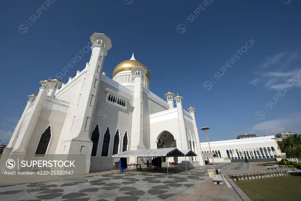 Brunei Mosque.     Date: 