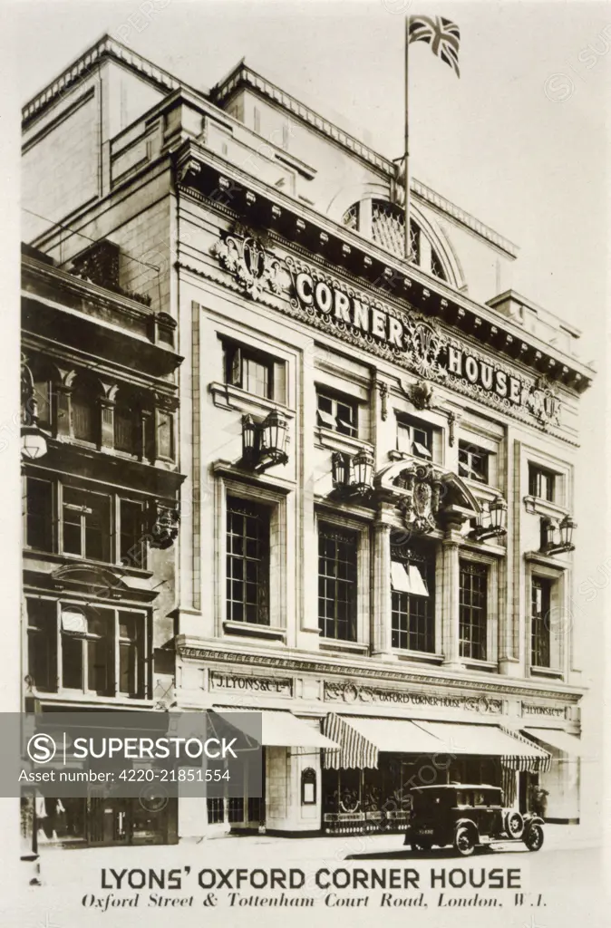 LYONS' CORNER HOUSE, OXFORD  STREET Opened in 1923, the Oxford  Street restaurant was one of a  chain owned by J Lyons and Co  Ltd     Date: circa 1931