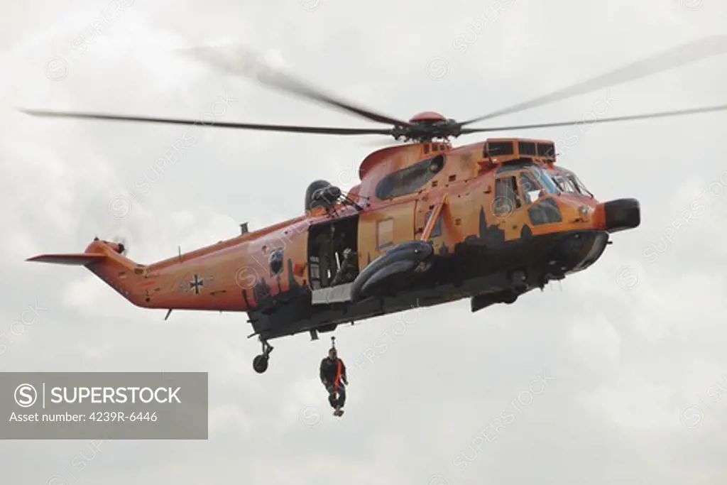 A German WS-1 Sea King during a fast-roping exercise.