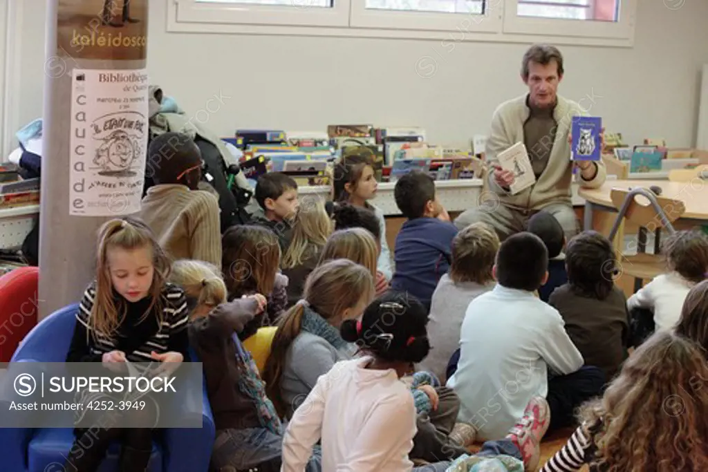 Children library visit