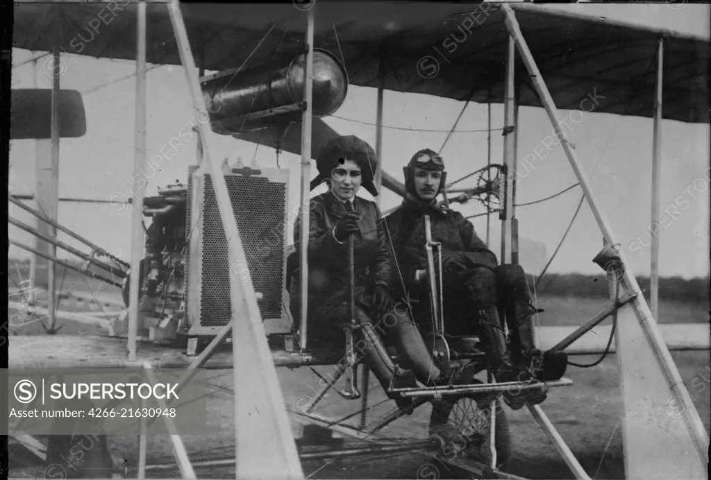 Eugenie Mikhailovna Shakhovskaya (1889-1920) and Vsevolod Mikhaylovich Abramovich, Anonymous  