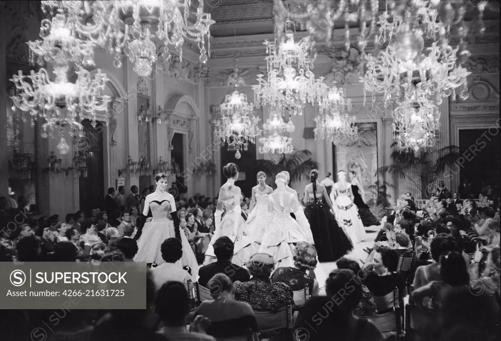 Giovan Battista Giorginis fashion show in Sala Bianca di Palazzo Pitti, Anonymous  