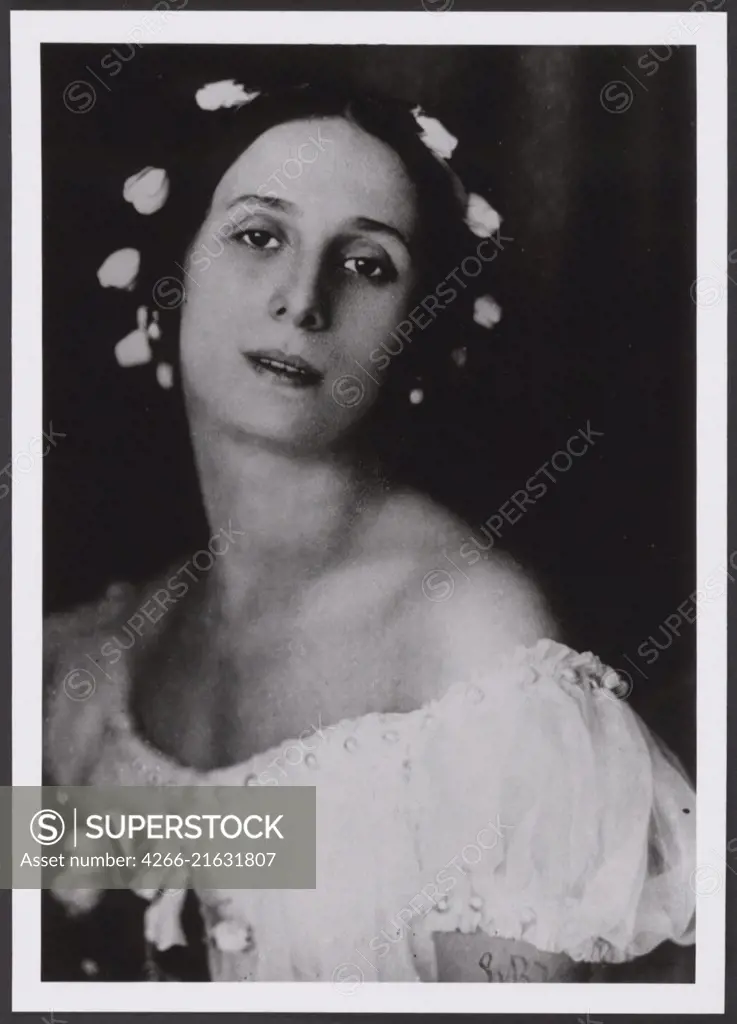 Anna Pavlova in the ballet Ballet Chopiniana by Mikhail Fokine, Anonymous  