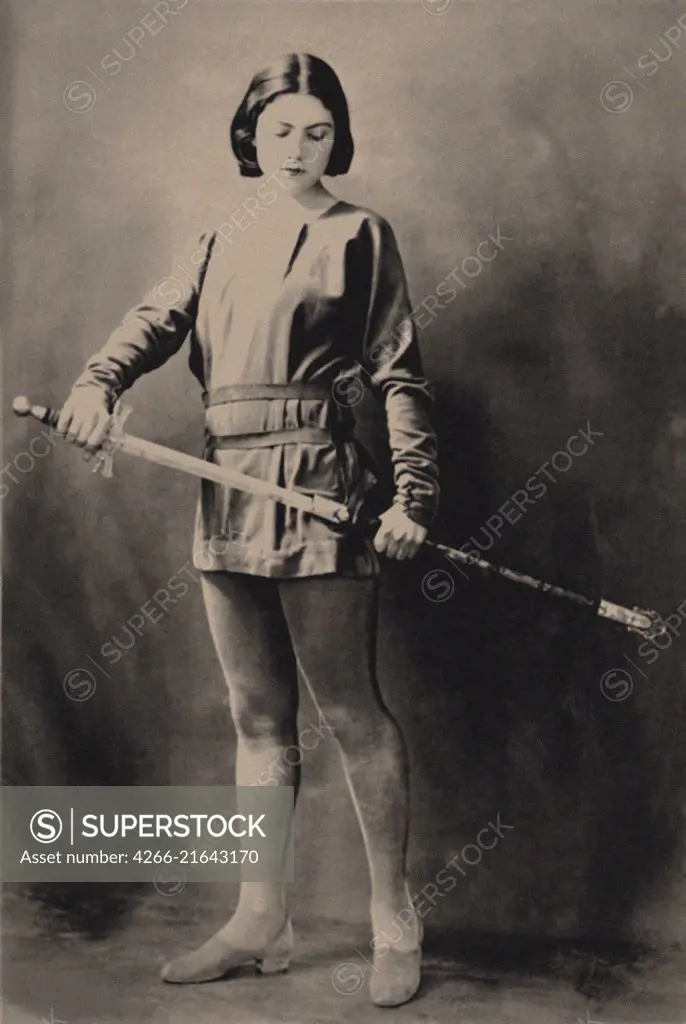 Winifred Lenihan as Joan of Arc in the play Saint Joan by George Bernard Shaw in the Garrick Theatre, Anonymous  