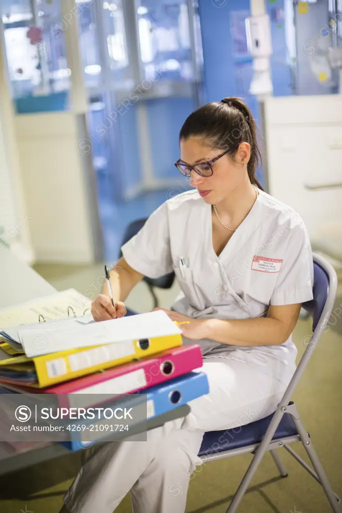 Pediatric nurses, department of neonatology, CHU Bordeaux.