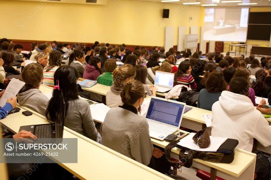 Students in a lecture hall in the Faculty of Medicine of Limoges, France.