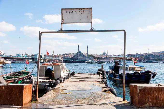 Yeni Cami, the New Mosque, Istanbul, Turkey.