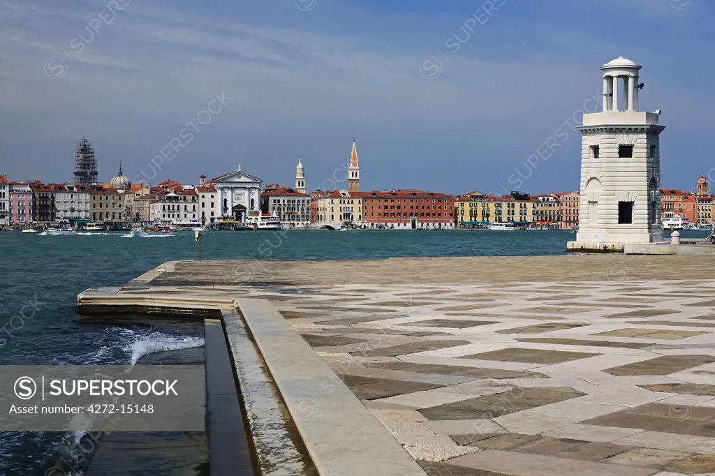 Italy, Veneto, Venezia, Sestiere di San Marco, San Giorgio Maggiore, panoramic view of Venice seen from the dock and marina of San Giorgio Maggiore Island.