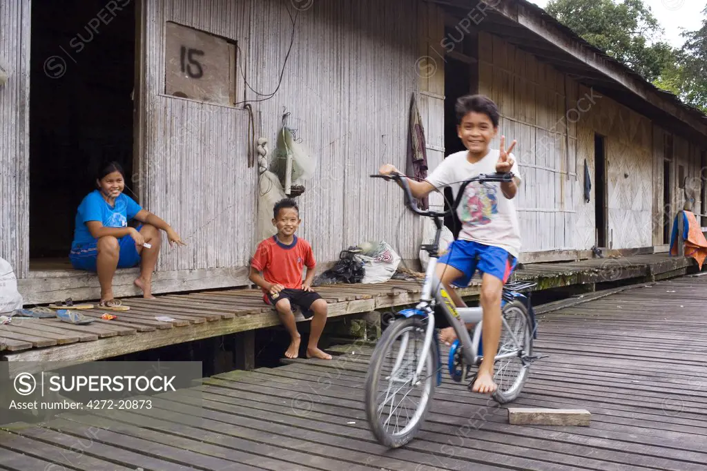 Iban, long house, Lemanak River, Sarawak, Borneo, Malaysia